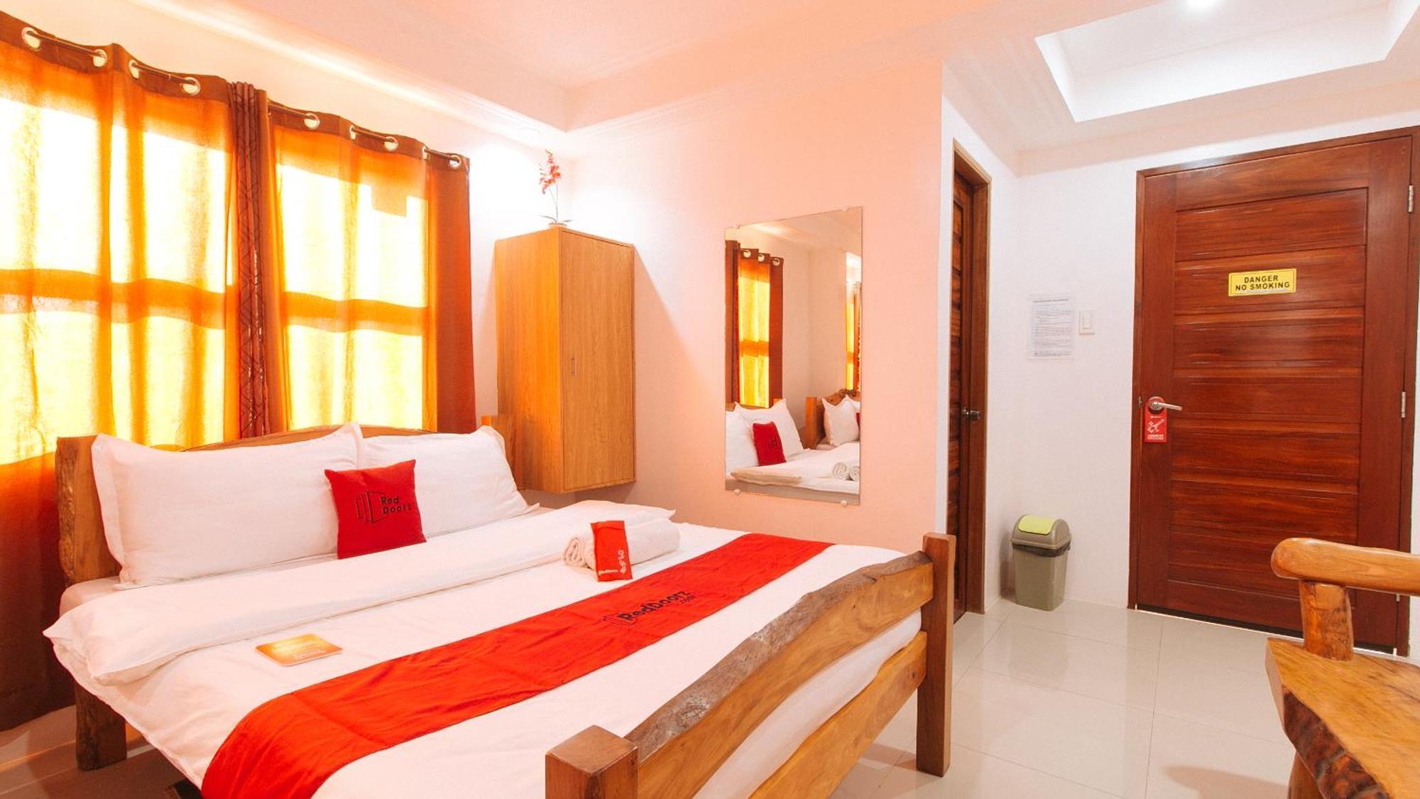 Reddoorz Plus @ Jollydays Hotel Nueva Ecija San Jose (Nueva Ecija) Exterior foto