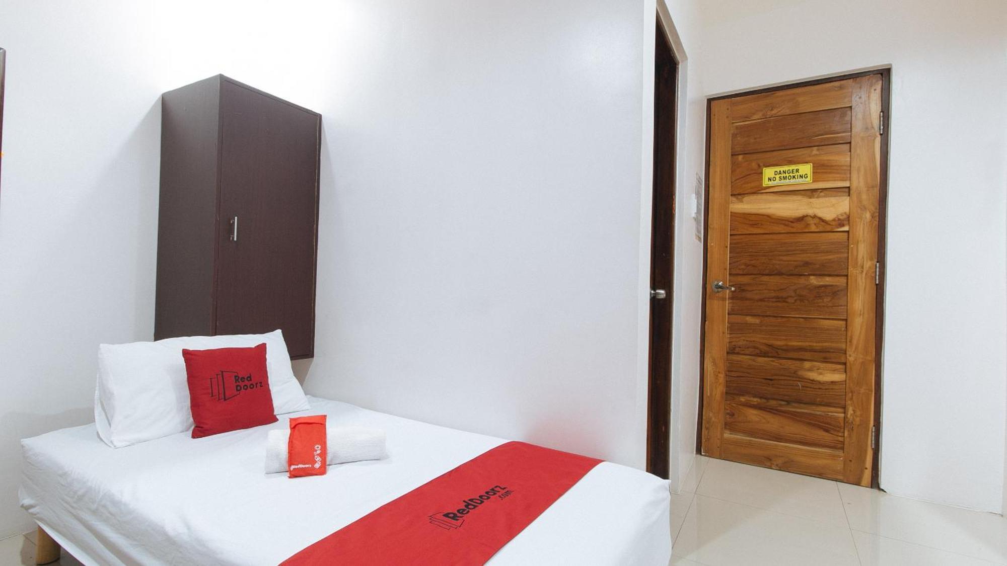 Reddoorz Plus @ Jollydays Hotel Nueva Ecija San Jose (Nueva Ecija) Exterior foto