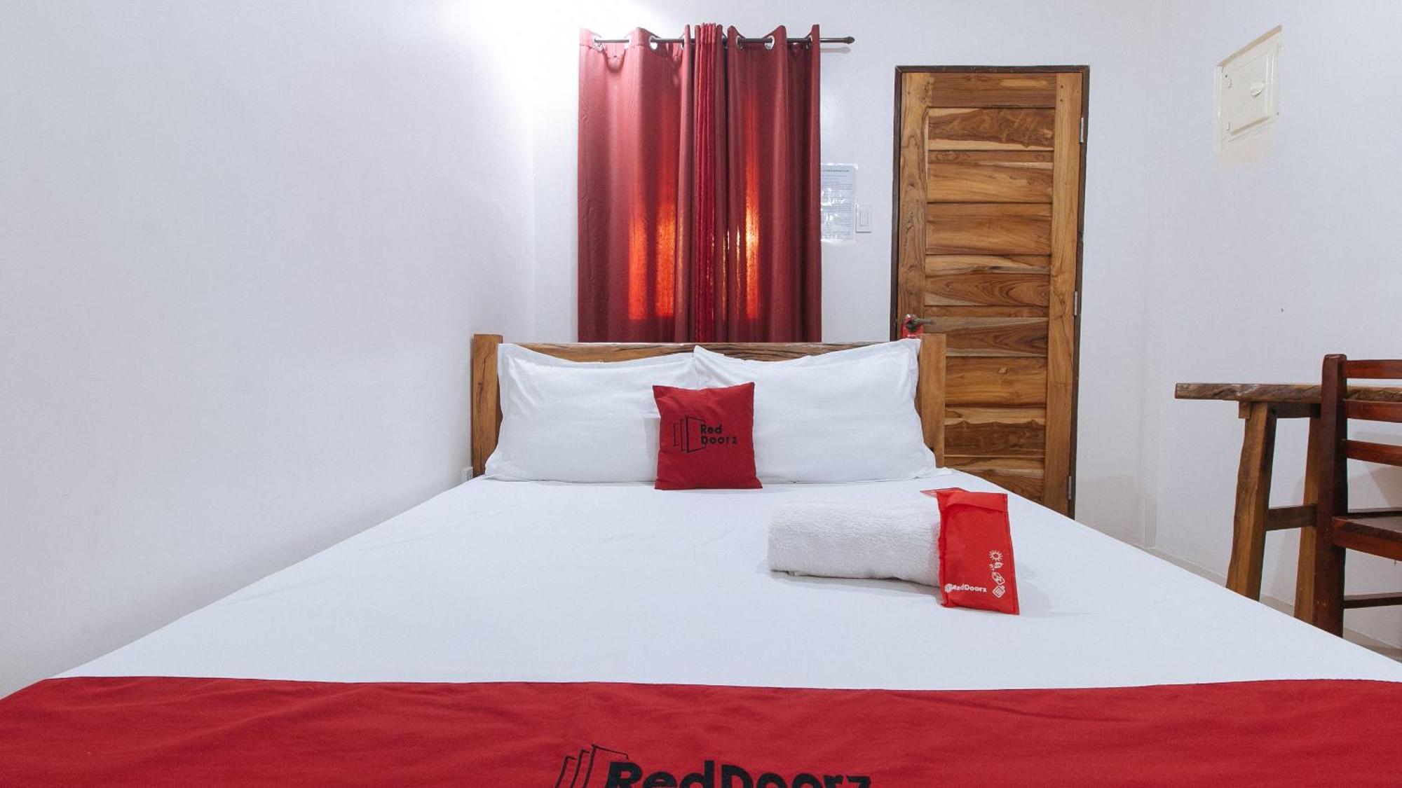 Reddoorz Plus @ Jollydays Hotel Nueva Ecija San Jose (Nueva Ecija) Exterior foto